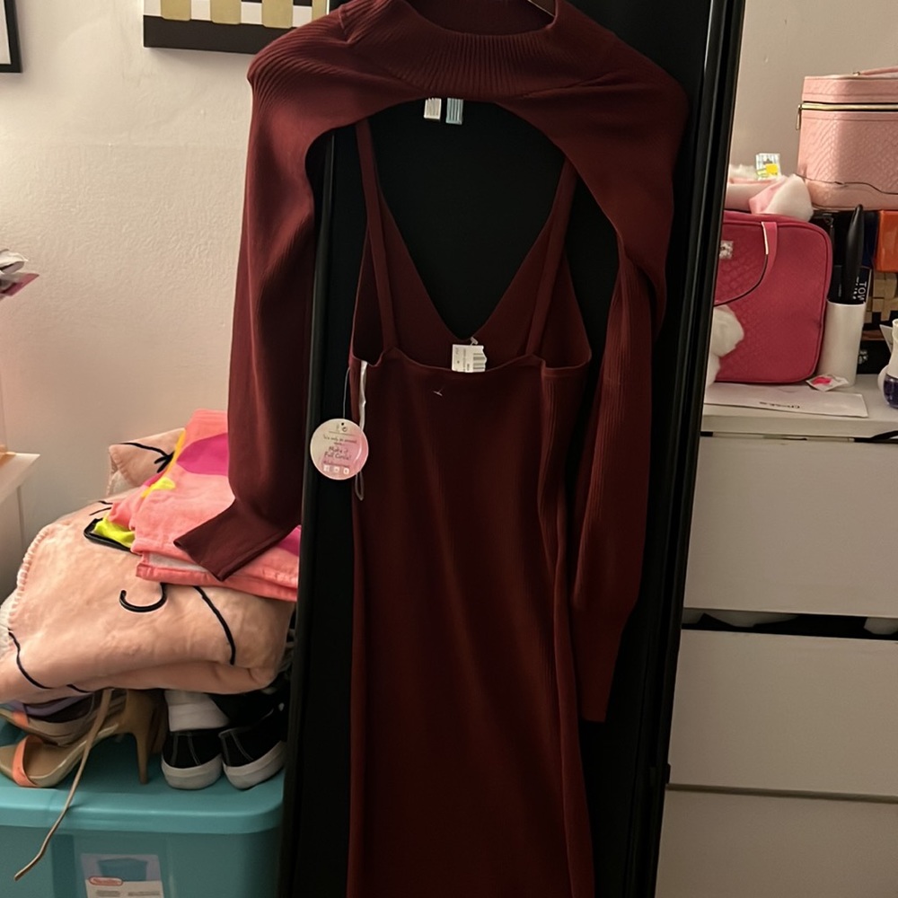 Dress - Picture 3 of 3